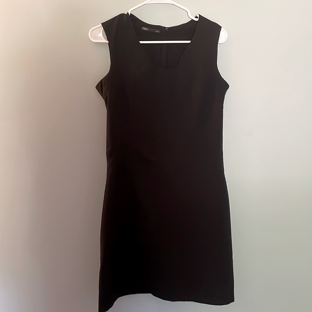 NAU sleeves dress with a square neckline, black, size 6‎ pockets sundress